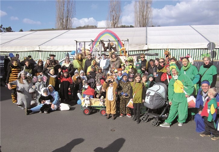 Kunterbunt, zahm und wild erlebte die Arche bei Sonnenschein einen traumhaften Umzug. privat