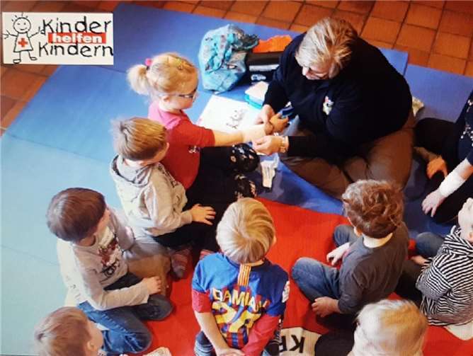 Kursleiterin Anke Gander-Bachmann (DRK) bot eine kindgerechte Einführung in die Unfallverhütung. privat