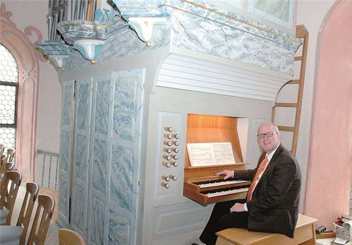 Kurt-Ludwig Forg begeisterte wieder an der Mayer-Orgel der Marien-Wallfahrtskapelle zu Pützfeld. UM