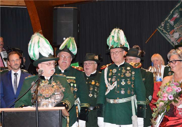 Kurz und knackig fiel die Rede der neuen Schützenmajestät Joachim I. aus.