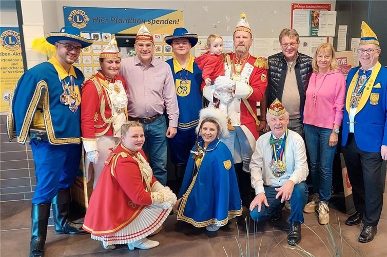 Kurz vor dem Höhepunkt der fünften Jahreszeit floss ein Anteil dieser Summe dem NCR Blau-Gold Rheinbach und der GRO-RHEI-KA Narrenzunft Prinzengarde 1895 zu. Foto: privat