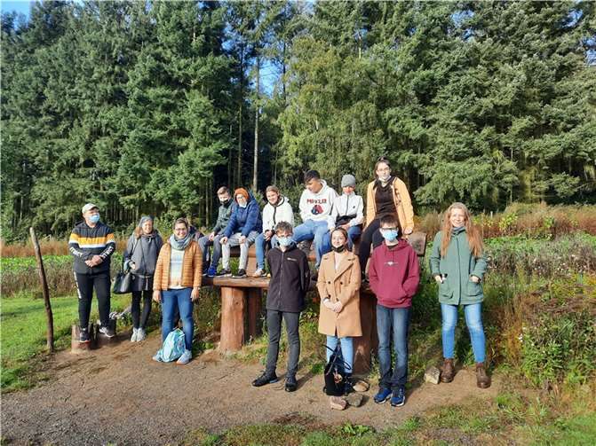Kurz vor den Herbstferien stand für die Klasse 8 der Elisabeth Schule in Andernach der Besuch der Permakultur in Andernach-Eich auf dem Programm.Foto: privat