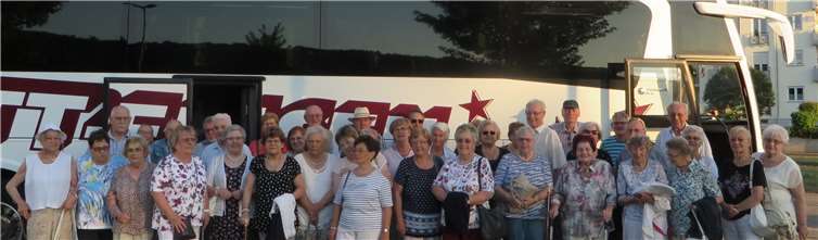 Kurzweilige Stunden verbrachten die Nachbarn der St. Petrus Nachbarschaft bei ihrem Ausflug an die Lahn und in das Wiedbachtal. Foto: privat