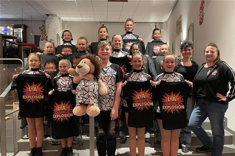 L.A. DANCE EXPLOSION freut sich über Tanz-Shirts und Jacken