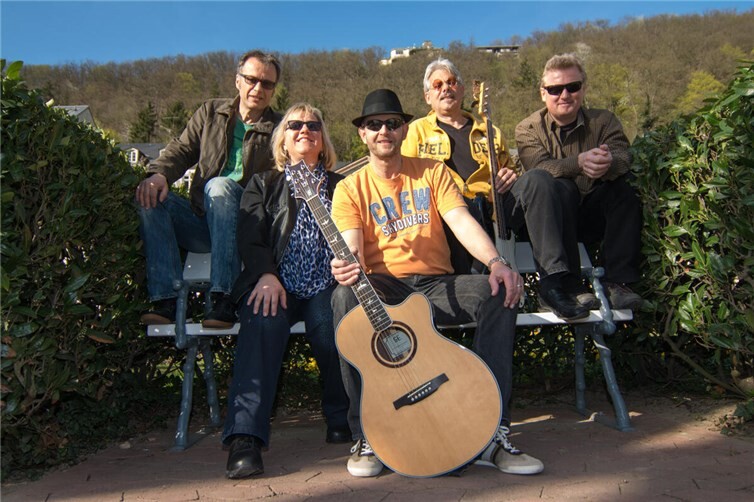 LAZY PARK BAND