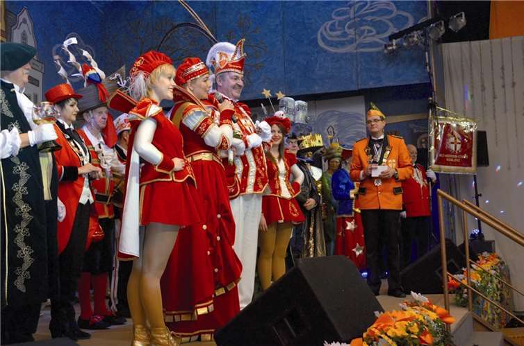 LCV Präsident Dirk Wittersheim (r.) empfing Prinz Peter den Großen und Confluentia Christiane mit Gefolge.  HEP