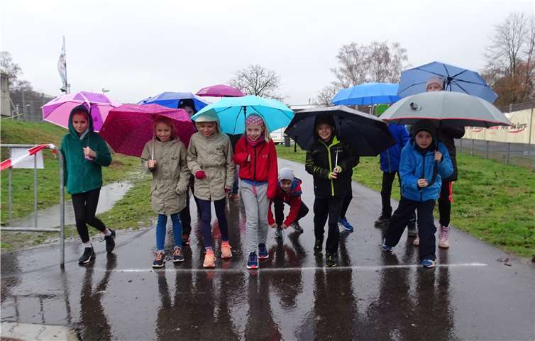 LG-Athleten trotzen bei den Bezirks-Cross-Meisterschaften dem Dauerregen. Privat