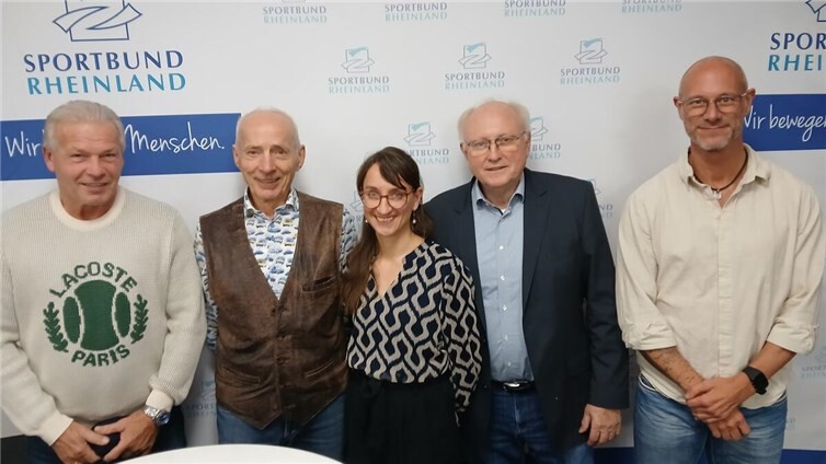 LG Rhein-Wied Athleten bei der LVRR Sportlerehrung in Koblenz, v.l.n.r.: Dieter Lösch, Friedhelm Adorf, Susanne Paprotta, Peter Busch und Markus Paqueé.  Foto: Dietrich Rockenfeller
