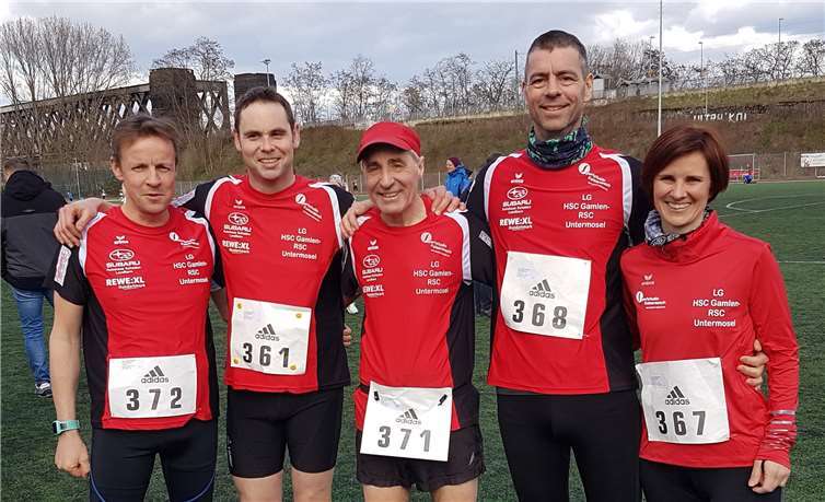 LG–Team bei der erfolgreichen Teilnahme über 10.000m beim VL in Urmitz.Fotos: privat