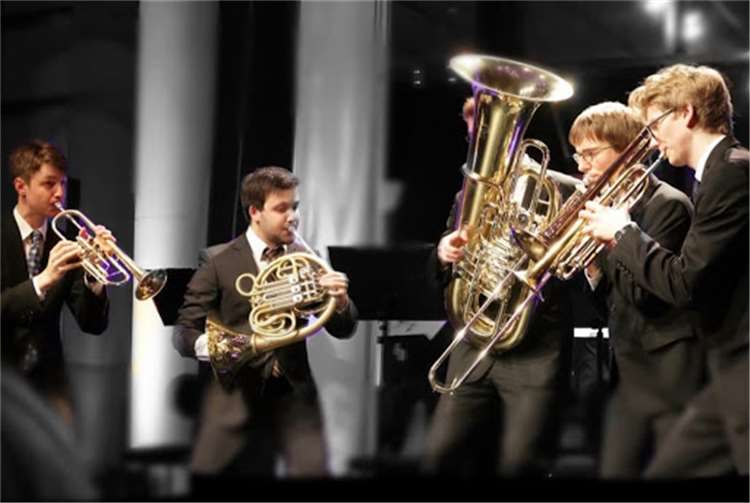 LJO – Brass spielen in der Alten Kirche Spay.Foto: privat