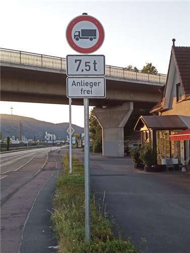 LKW Durchfahrverbot Richtung Innenstadt, Globus, Lahnpaper, Rhenus.