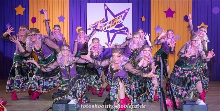 Lachen, Tanzen, Feiern: Die Möhnensitzung begeistert mit Vielfalt und Witz