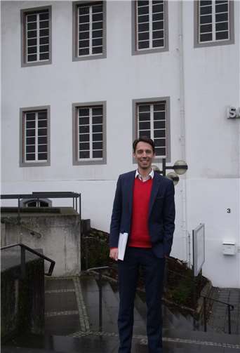 Lajos Wenzel ist mit Recht stolz, dieses Theaterstück initiiert zu haben. Foto: HE