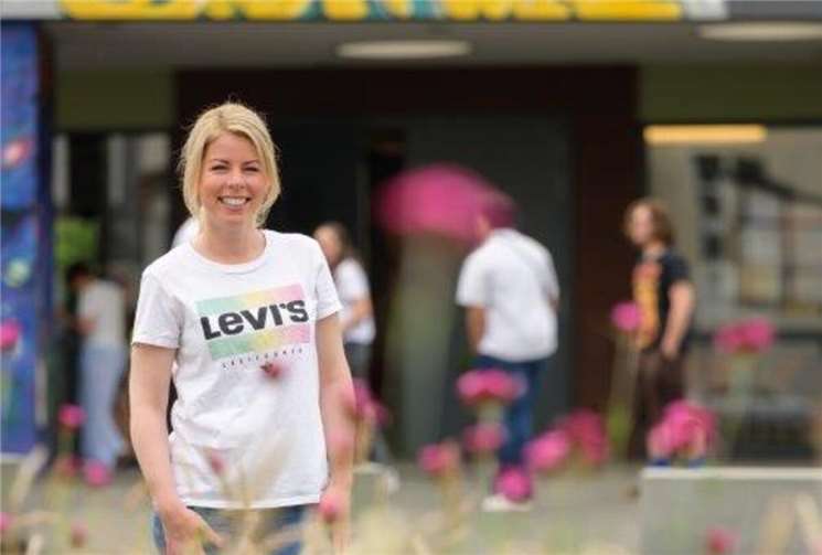 Lana Horstmann fördert interkulturellen Austausch für Jugendliche und ruft Interessierte auf, Gastfamilie für Schülerinnen und Schüler zu werden.Foto: Mark Hoppe