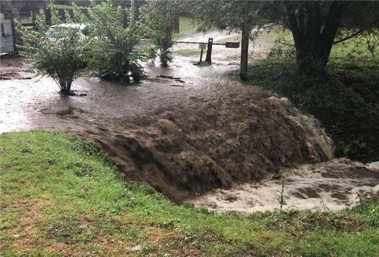 Land unter in Rheinbreitbach.