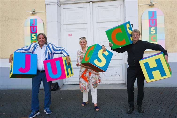 Landesbühnen Geschäftsführer Jürgen Nimptsch, Sabine Parker (Theaterpädagogik aisthetos) und Intendant René Heinersdorff laden zu einem Casting ins Junge Schlosstheater (Jusch) ein.  Foto: FF