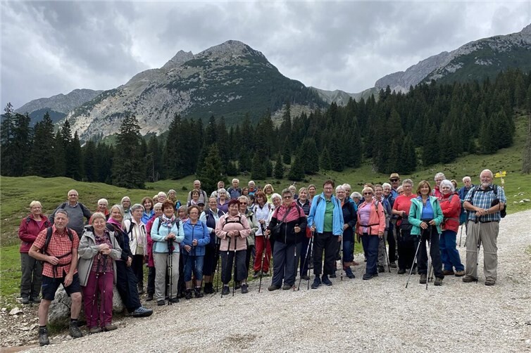 Landfrauenwandergruppe im Gaistal
