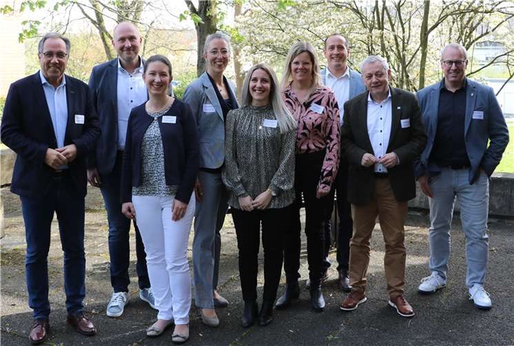 Landräte und Landrätin der Region gemeinsam mit dem Projektteam der Kreisverwaltungen Bernkastel-Wittlich, Bitburg-Prüm, Cochem-Zell und Vulkaneifel. Copyright: Dirk Barbye