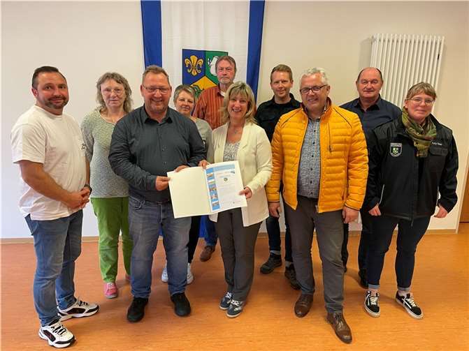 Landrätin Beilstein lobte den großen Einsatz der Ortsgemeinde während des Zukunfts-Check Dorf und zeigte sich beeindruckt von dem großen ehrenamtlichen Engagement. Quelle: Kreis Cochem-Zell