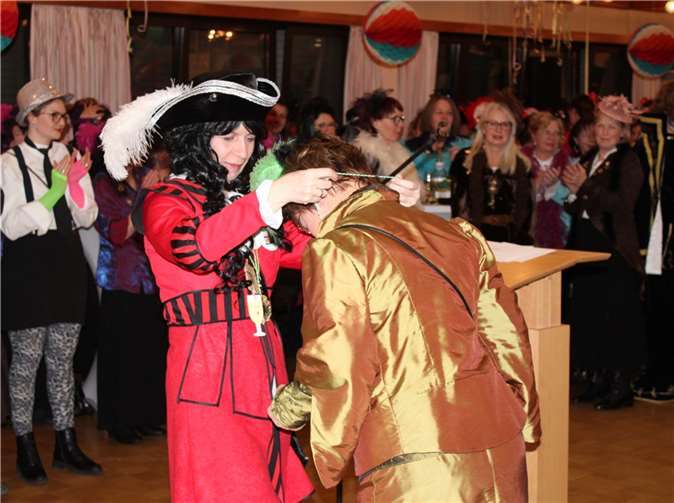 Landrätin Cornelia Weigand verlieh den begehrten Sessionsorden des Kreises Ahrweiler.