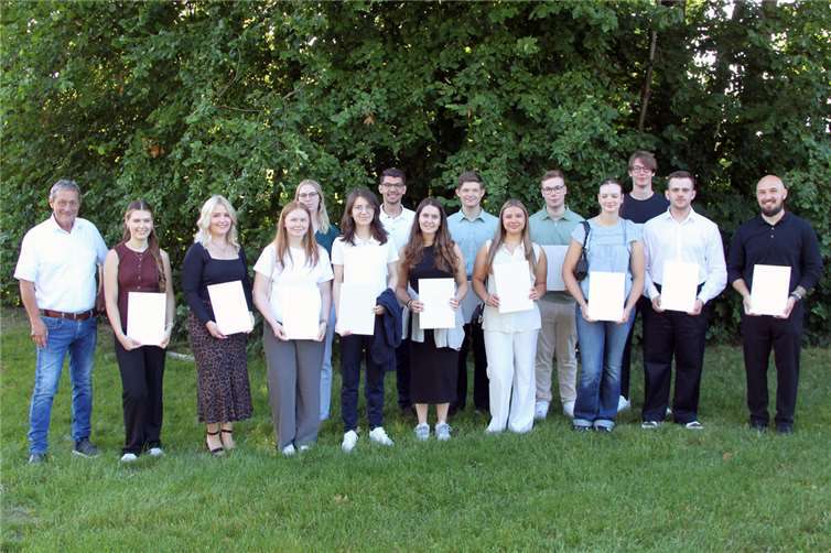 Landrat Achim Schwickert begrüßte die neuen Anwärterinnen und Anwärter in der Kreisverwaltung des Westerwaldkreises.  Foto: Kreisverwaltung / Carolin Faller