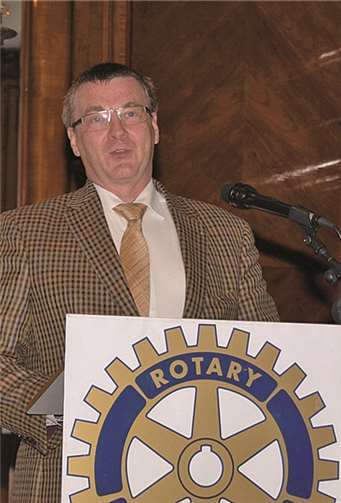Landrat Alexander Saftig gratulierte im Namen der vier Landkreise Ahrweiler, Neuwied, Euskirchen und Mayen-Koblenz.