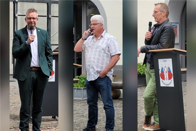 Landrat Boos, Bürgermeister Krämer und Verbandsbürgermeister Mumm würdigen die Arbeit der Stadtführer