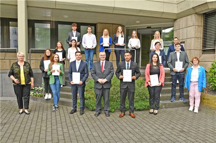 Landrat Dr. Alexander Saftig begrüßte 17 neue Nachwuchskräfte bei der Kreisverwaltung.Fotos: Kreisverwaltung/Morcinek