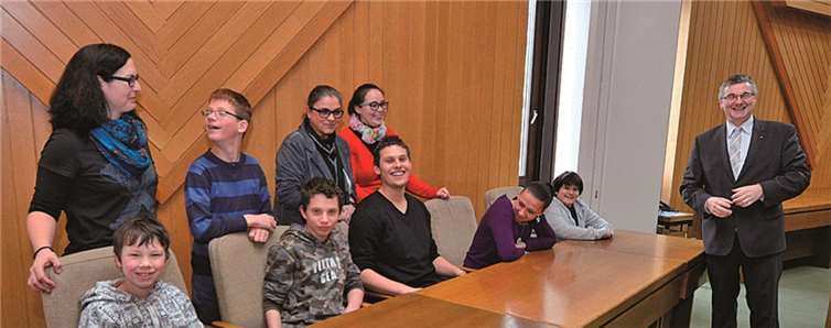 Landrat Dr. Alexander Saftig begrüßte die Schüler im Kreishaus.privat