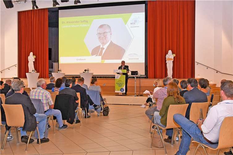 Landrat Dr. Alexander Saftig betonte die Bedeutung der Digitalisierung.  Fotos: Kreisverwaltung/W. Schäfer