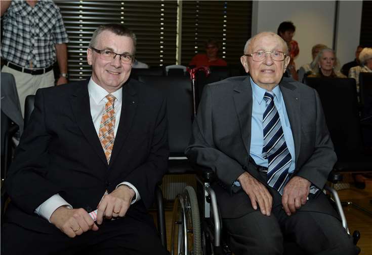 Landrat Dr. Alexander Saftig (li.) Altlandrat Dr. Georg Klinkhammer.