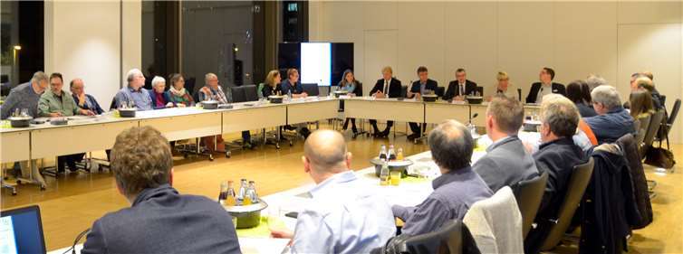 Landrat Dr. Alexander Saftig lud erneut ehrenamtlichen Flüchtlingshelfer zum Erfahrungsaustausch ins Kreishaus ein.KV MYK