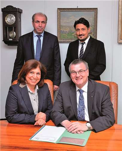 Landrat Dr. Alexander Saftig (r. vorne) freut sich auf den interreligiösen Dialog beim gemeinsamen Fastenbrechen am 30. Juni.Kreisverwaltung MYK