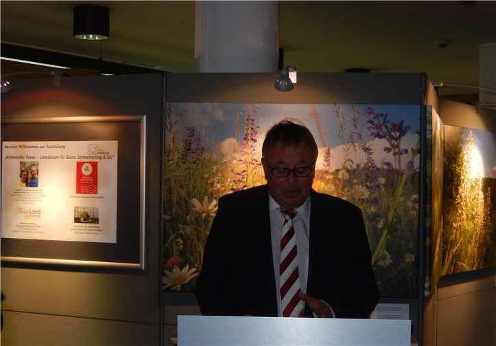 Landrat Dr. Jürgen Pföhler eröffnete die Ausstellung offiziell.