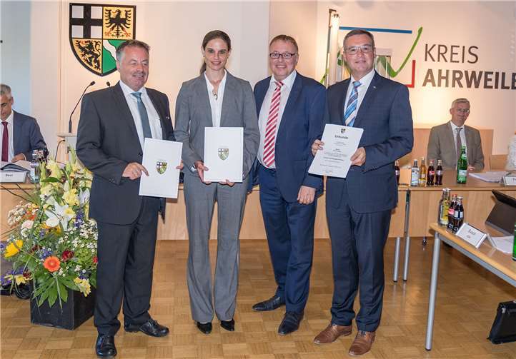 Landrat Dr. Jürgen Pföhler mit den neuen Kreisbeigeordneten Friedhelm Münch, Christina Steinhausen und Horst Gies (von links). Foto: Bernhard Risse/Kreisverwaltung Ahrweiler