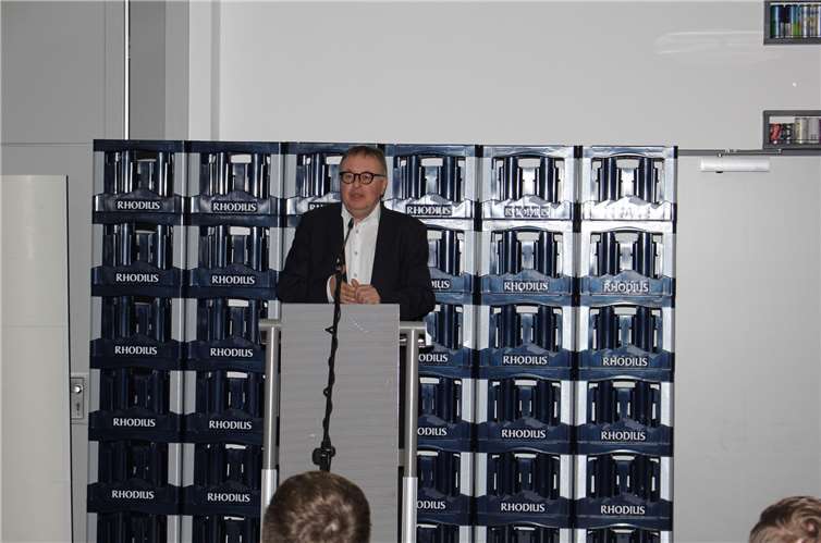 Landrat Dr. Jürgen Pföhler richtete ein Grußwort an die Gäste. Foto: WK