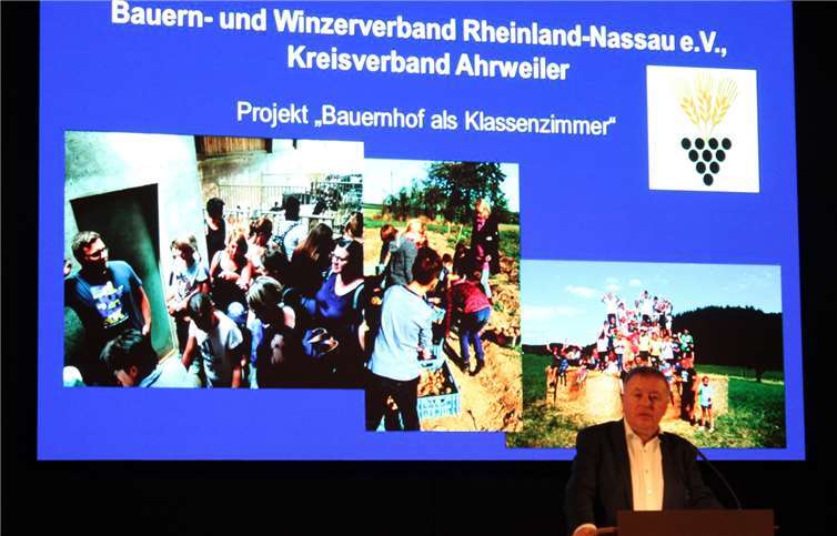 Landrat Dr. Jürgen Pföhler würdigte den ehrenamtlichen Einsatz im Kreis Ahrweiler.