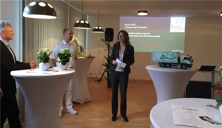 Landrat Frank Puchtler, Dr. Christoph Blum und Ministerin Sabine Bätzing-Lichtenthäler.