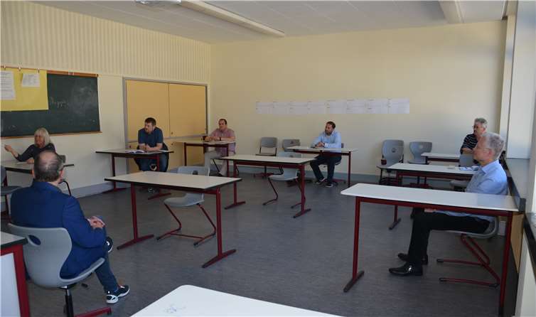 Landrat Frank Puchtler vor Ort in der BBS Lahnstein. Foto: Rhein-Lahn-Kreis