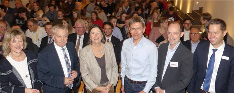 Landrat Manfred Schnur konnte bei der zehnten Klimaschutzkonferenz prominente Gastredner begrüßen.-TE-