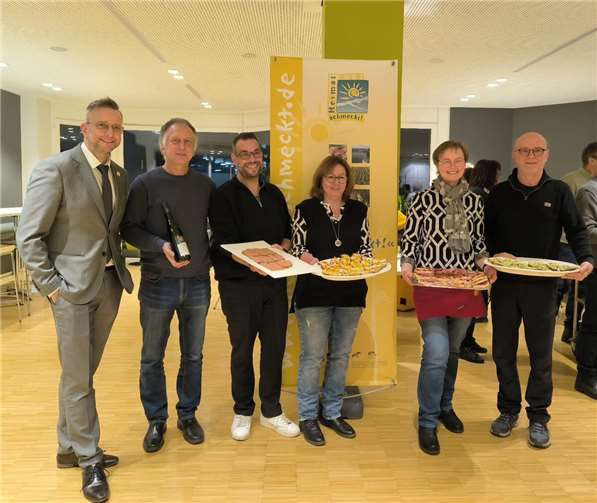 Landrat Marko Boos zusammen mit den Vorstandsmitgliedern von „Heimat schmeckt!“. Foto: privat