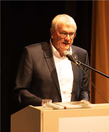 Landrat Schuster stellte die Errungenschaften des anfangs als Halskrausenkreis verspotteten Rhein-Sieg-Kreises heraus.