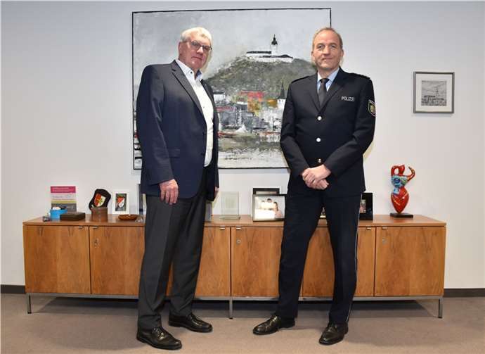 Landrat Schuster verabschiedet Abteilungsleiter Polizei im Rhein-Sieg-Kreis Harald Wilke in den Ruhestand.Foto: Kreisverwaltung Rhein-Sieg