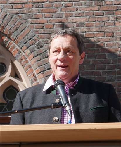 Landrat Schwickerteröffnet den Inklusionstag.