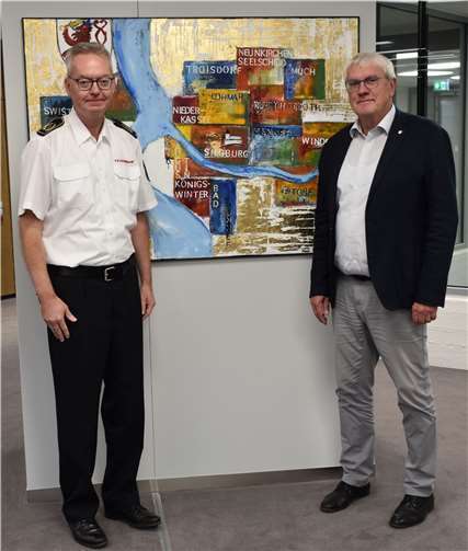 Landrat Sebastian Schuster (re.) mit Kreisbrandmeister Dirk Engstenberg. Foto: Rhein-Sieg-Kreis