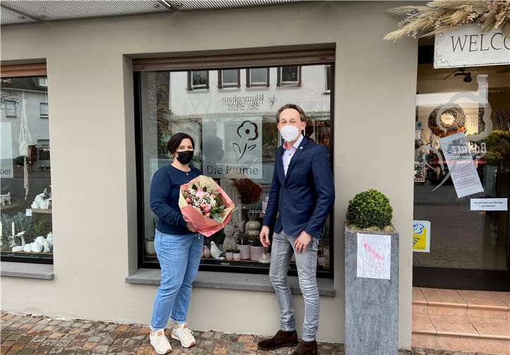 Landtagsabgeordneter Marc Ruland (SPD) besuchte Blumengeschäftsinhaberin Silke Kröber in Kruft. Foto: privat