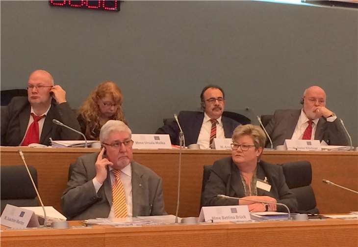 Landtagspräsident Mertes während der Plenarsitzung des Interregionalen Parlamentarierrates.privat