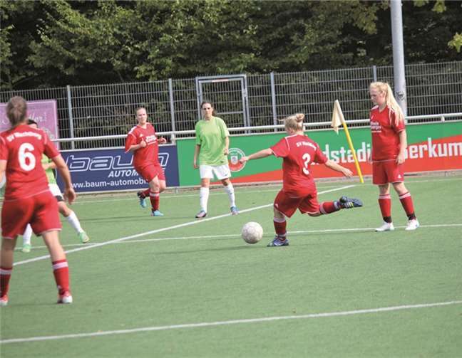 Lange taten sich die Wachtberger Fußballdamen gegen ihre Gegnerinnen schwer, ehe sie dann noch ein klares Ergebnis erzielen konnten. privat