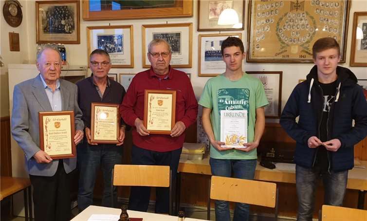 Langjährige Mitglieder und ein Neuzugang wurden auf der Jahreshauptversammlung geehrt.Foto: privat
