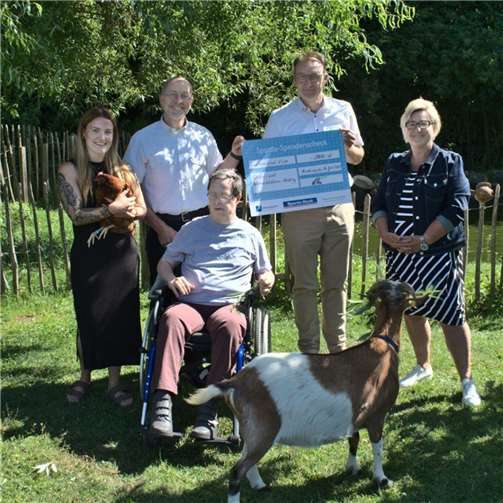 Lara-Joy Kambeck, Rolf Stamm, Henning Oster, Ute Heumann (v.l.); vorne: Rainer Michalik. Foto: Förder- und Wohnstätten gGmbH